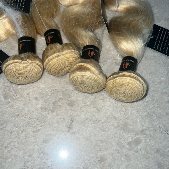 100% HUMAN HAIR 613 BODY WAVE DEAL (28”/28”/30”/30”) - Picture 3 of 6